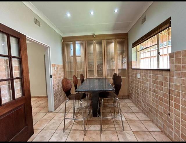 9 BEDROOM HOUSE FOR SALE IN SELCOURT